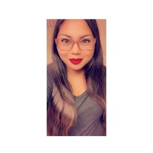 Meet your Posher, Alicia